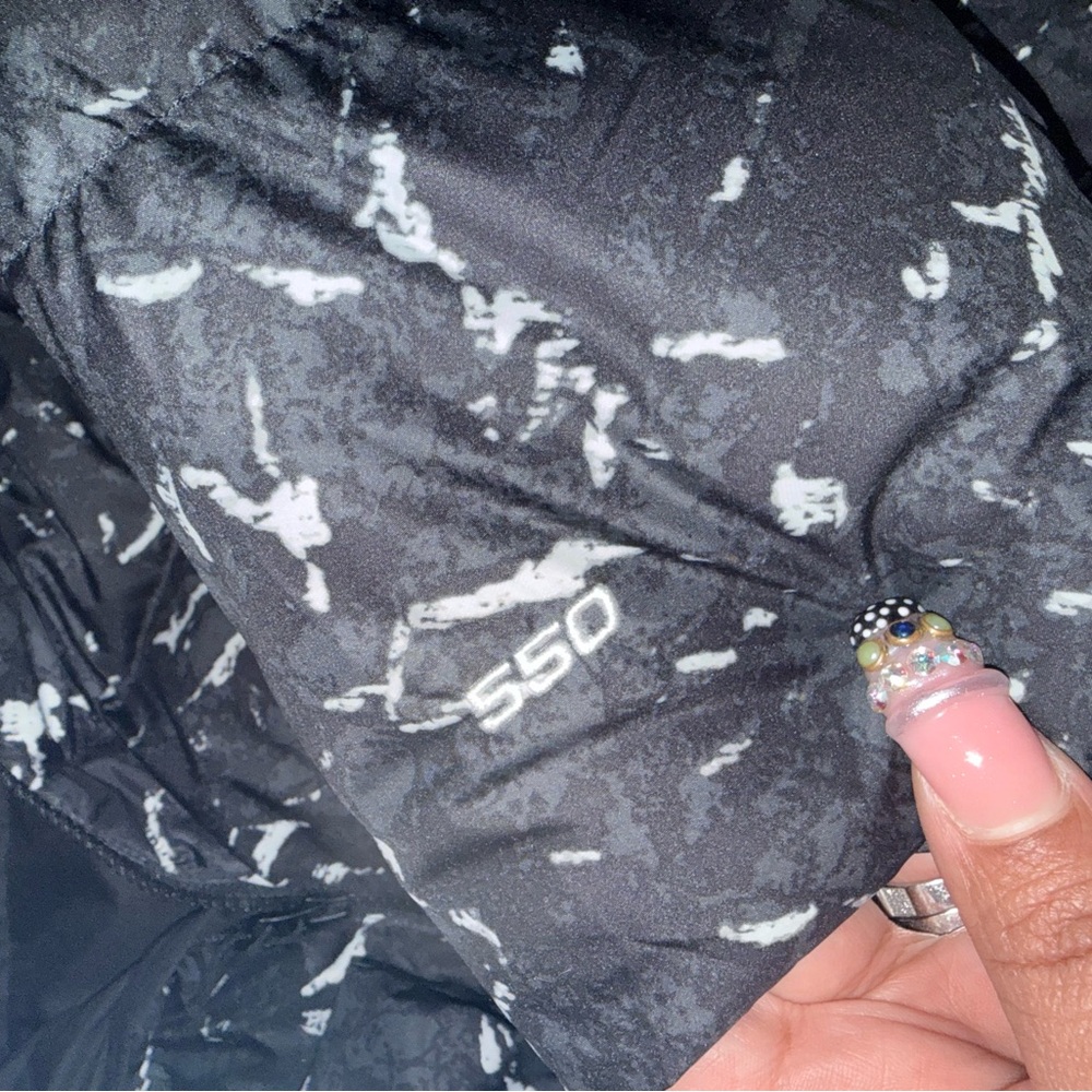 The North Face Black Puffer Jacket with White Marble Print - Picture 3 of 4